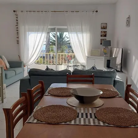 Ocean Club Ξενοδοχείο με διαμερίσματα 4*