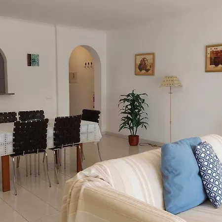 Ξενοδοχείο με διαμερίσματα Ocean Club 4*